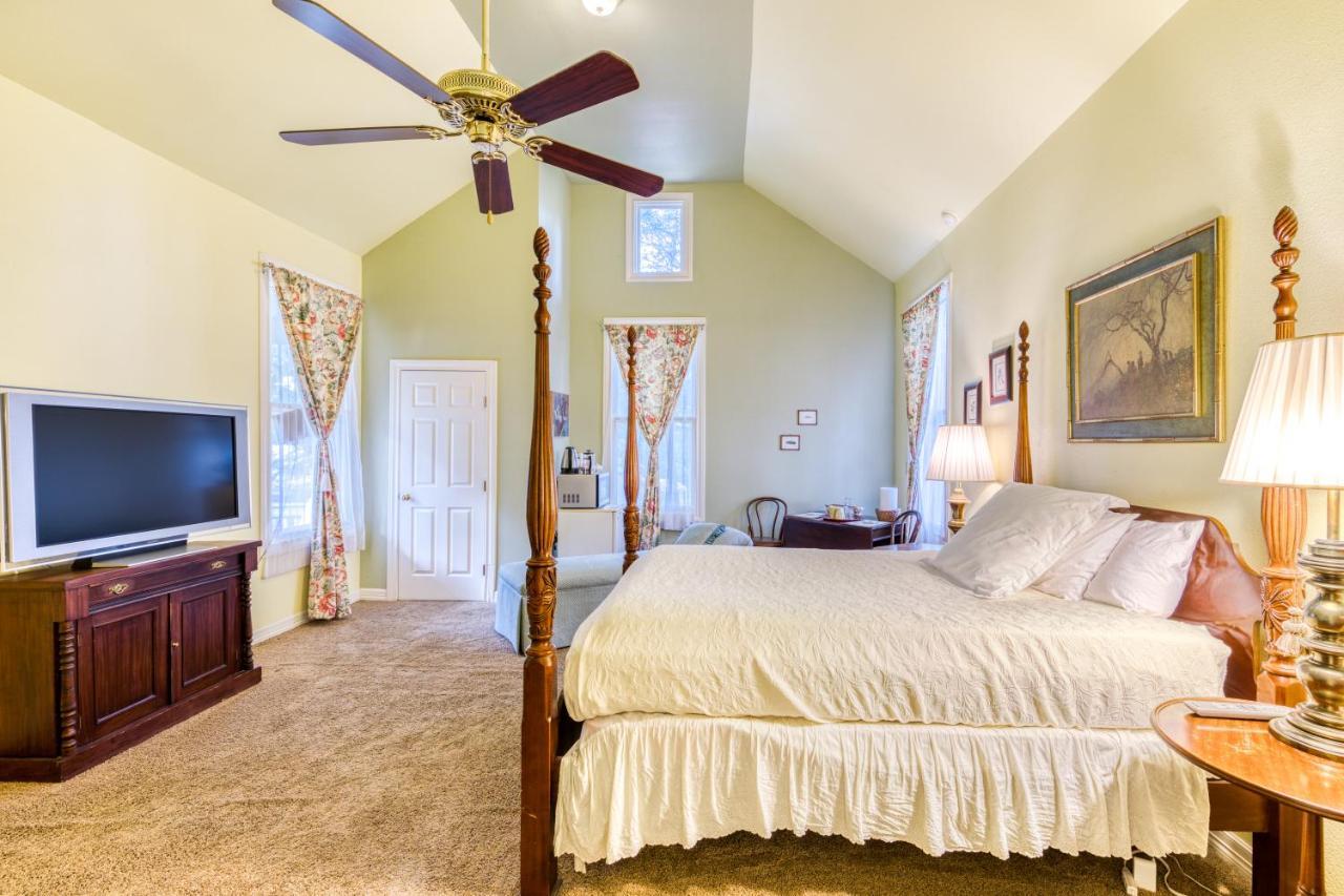 Yellow Rose Bed & Breakfast San Antonio Exterior photo